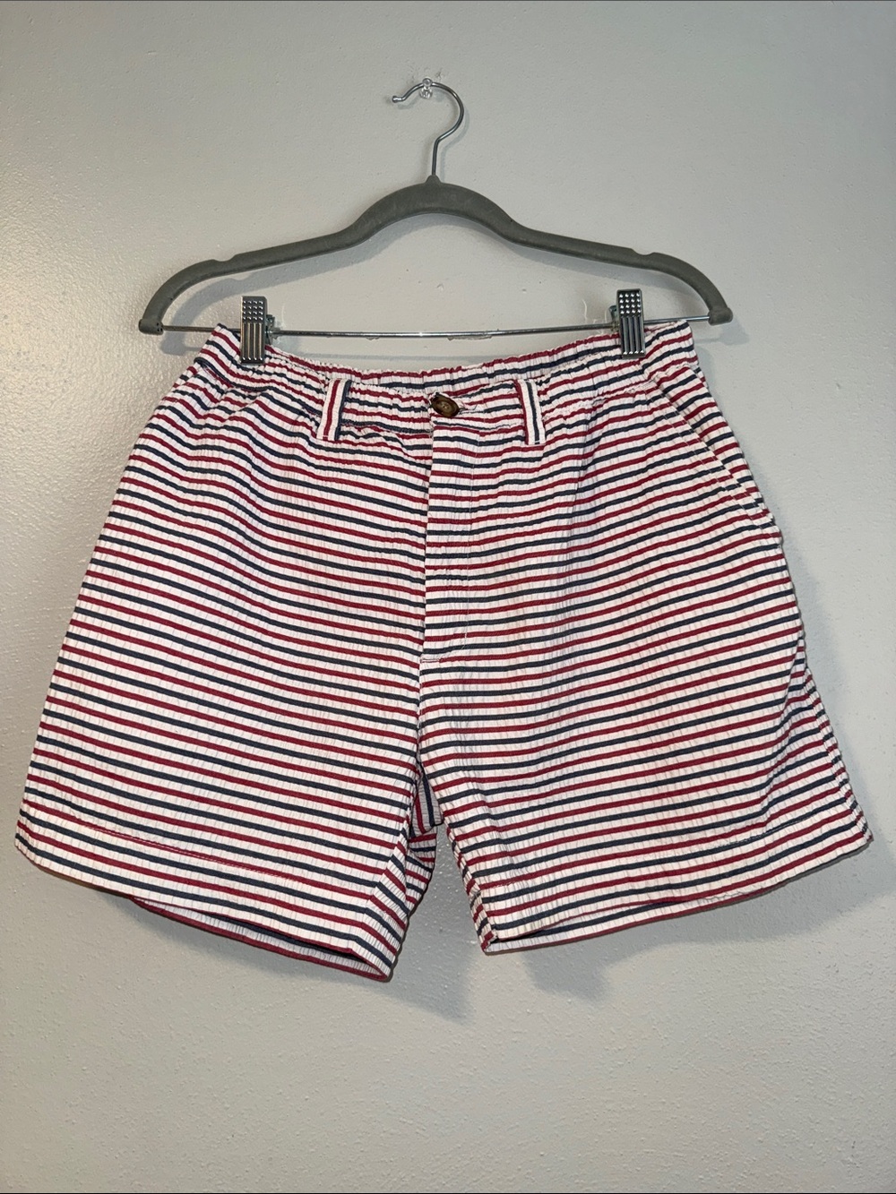 chubbies White Shorts with Red & Navy Stripes size M men’s shorts